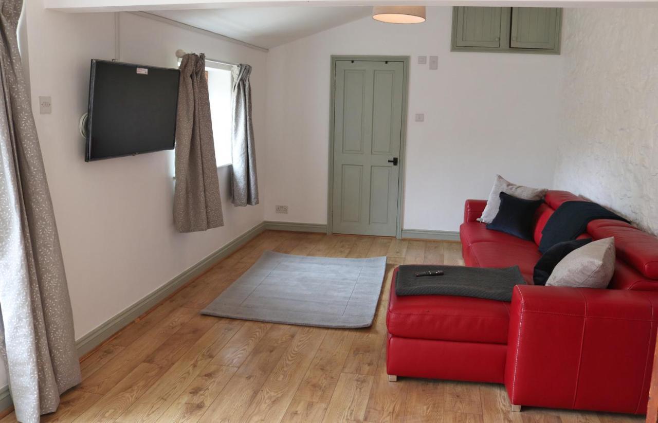 Pullman Cottage - The Culm Valley Inn Culmstock Екстер'єр фото